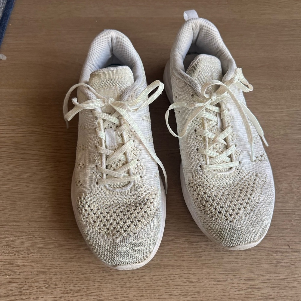 APL Techloom Pro Sneaker Ivory Sparkle Size 8.5